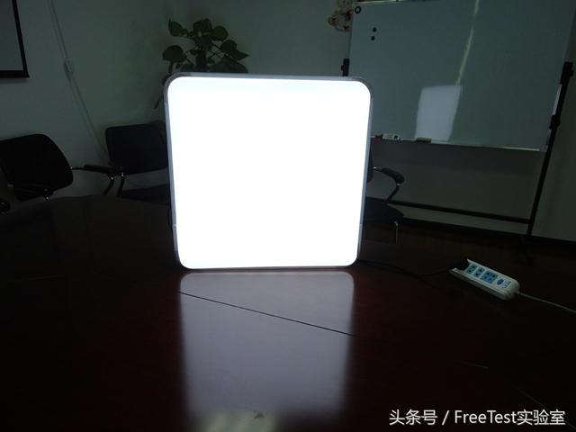 漲點小知識之:LED芯片選型時必須注意的幾個關(guān)鍵參數(shù)